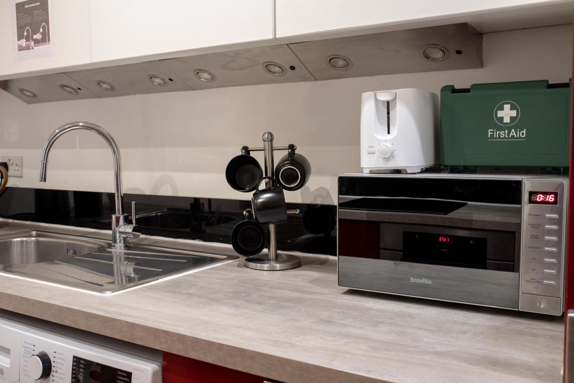 ברמינגהאם Spacious 1 Bed Apartment With Workspace, Coffee & Free Secure Parking מראה חיצוני תמונה