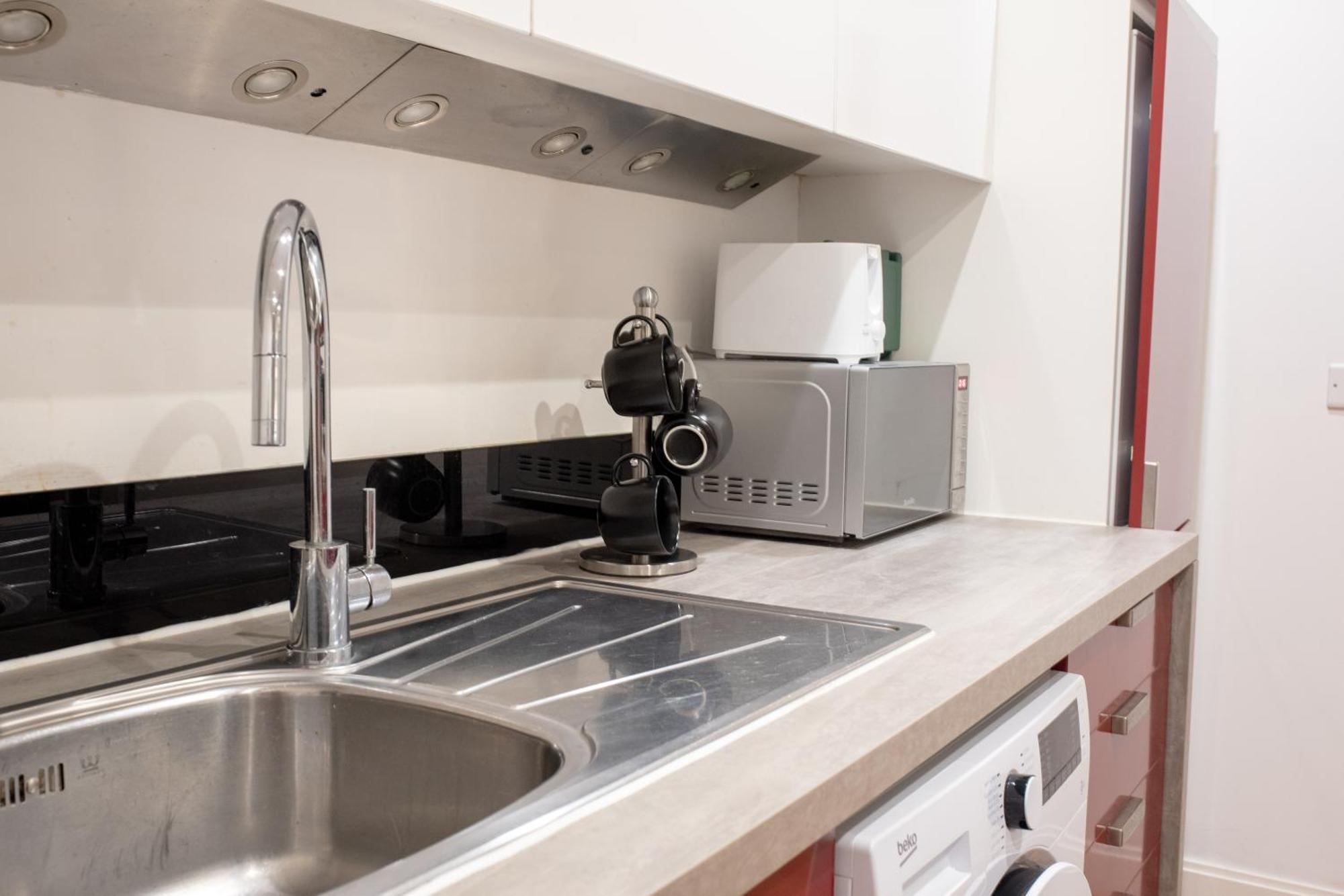 ברמינגהאם Spacious 1 Bed Apartment With Workspace, Coffee & Free Secure Parking מראה חיצוני תמונה